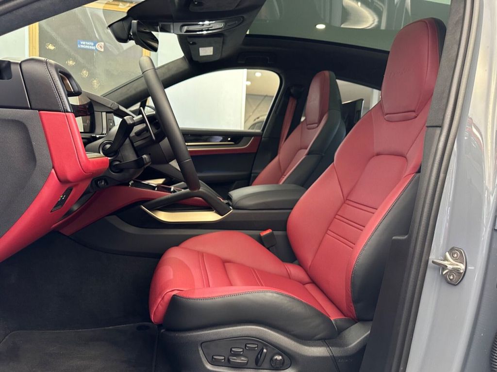 Porsche Cayenne 2024