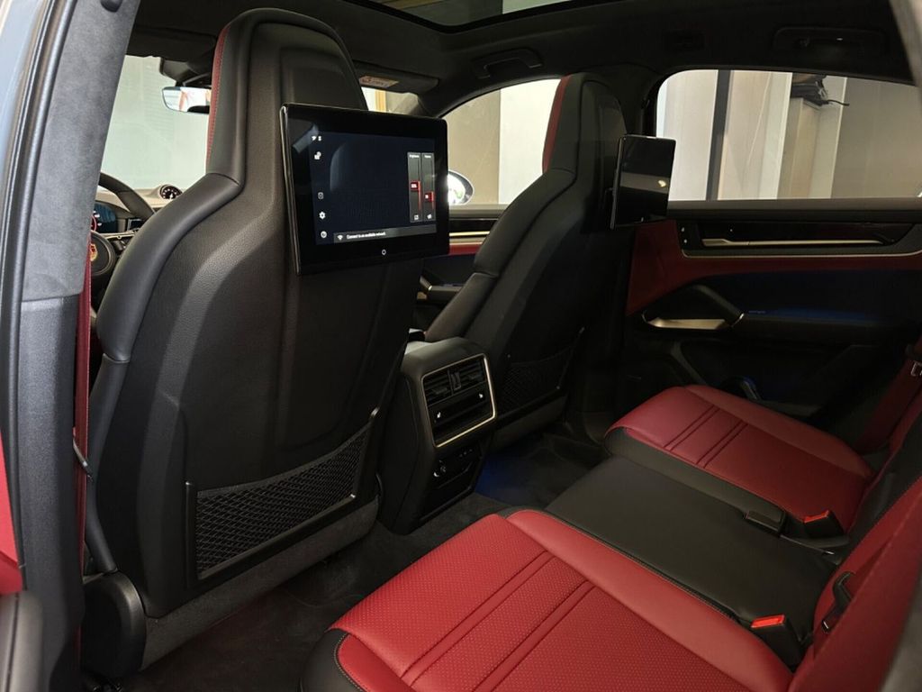 Porsche Cayenne 2024