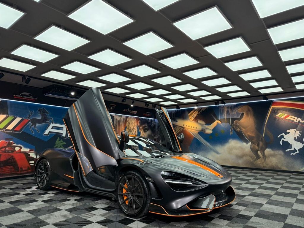 McLaren 765LT 2022
