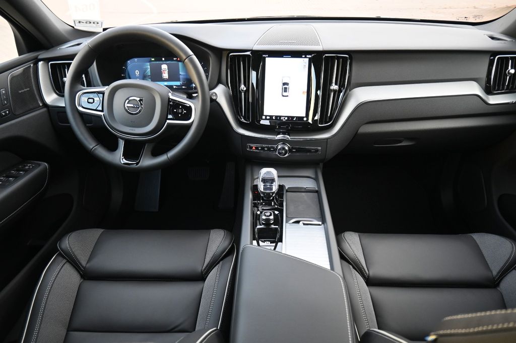 Volvo XC60 2025