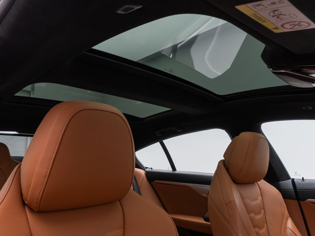 BMW M850 2022