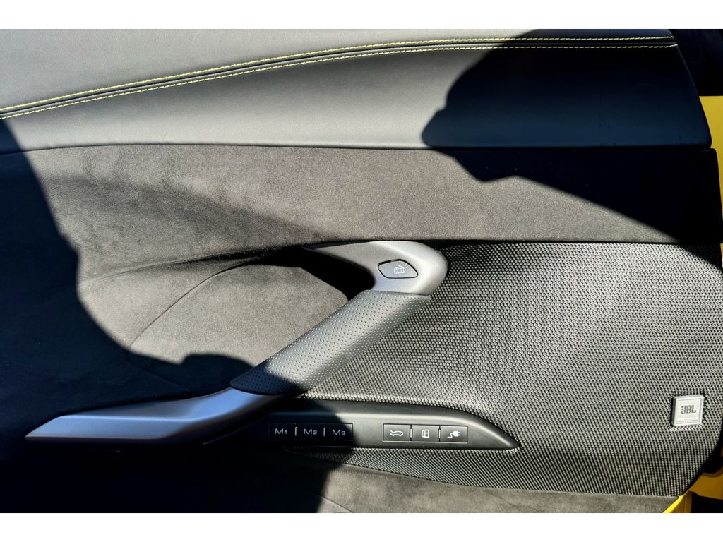 Ferrari 296 GTS 2025