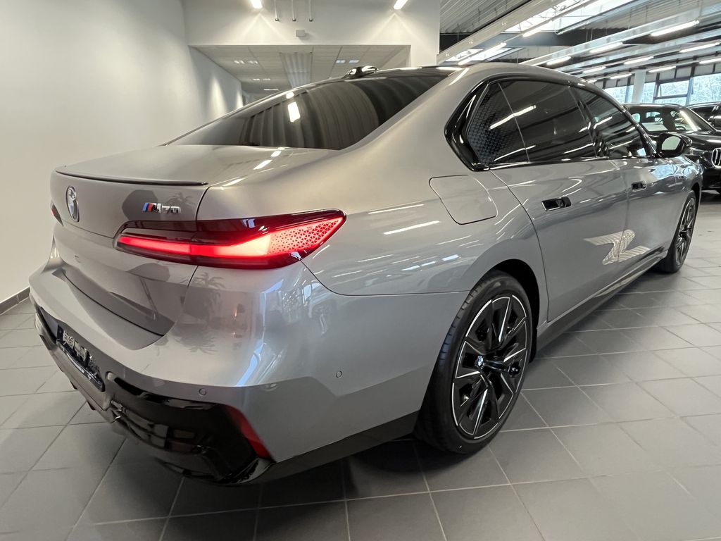 BMW i7 2024