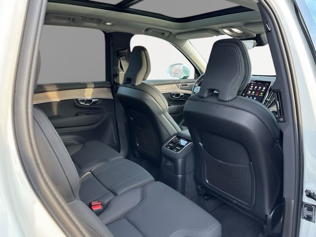Volvo XC90 2025