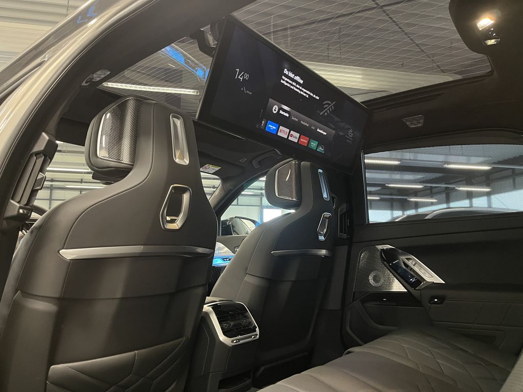 BMW i7 2024