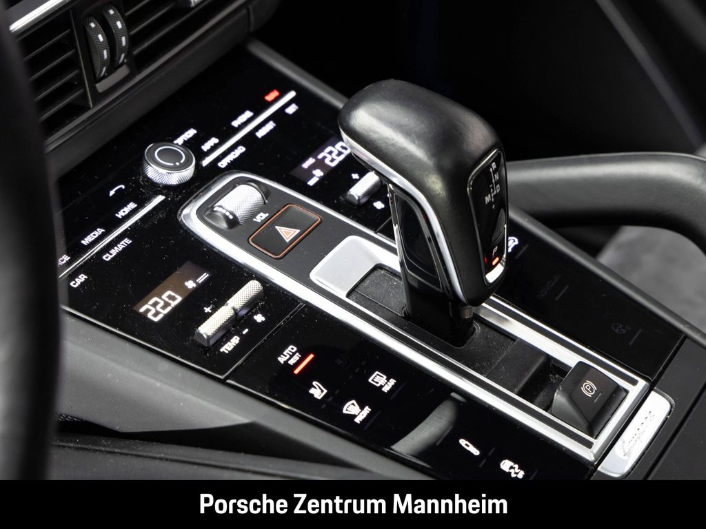 Porsche Cayenne 2022