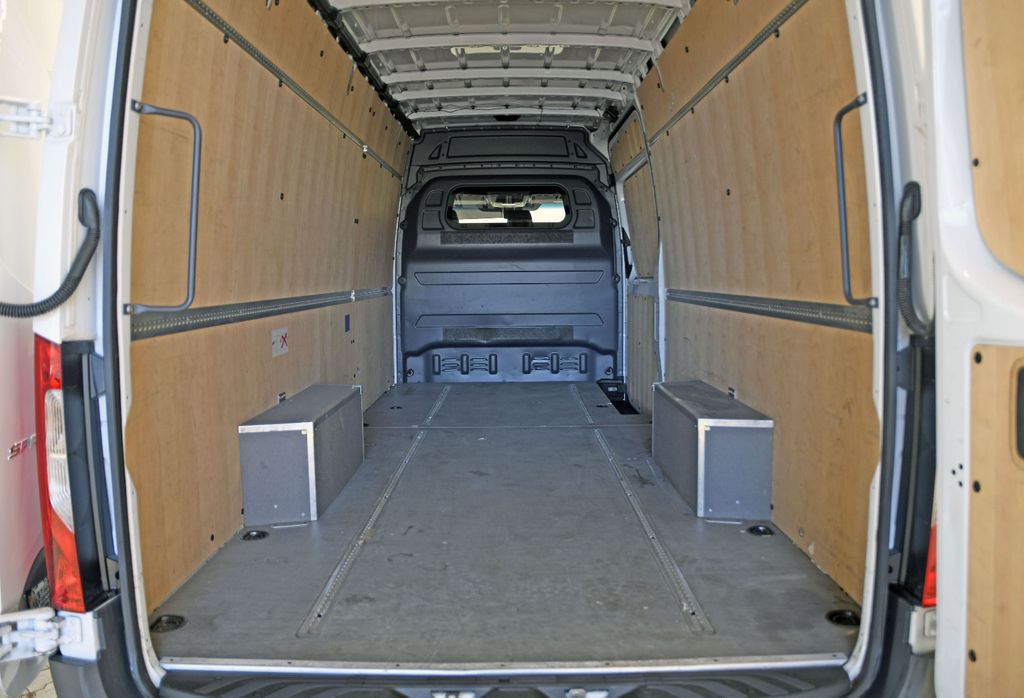 Mercedes-Benz Sprinter 2024