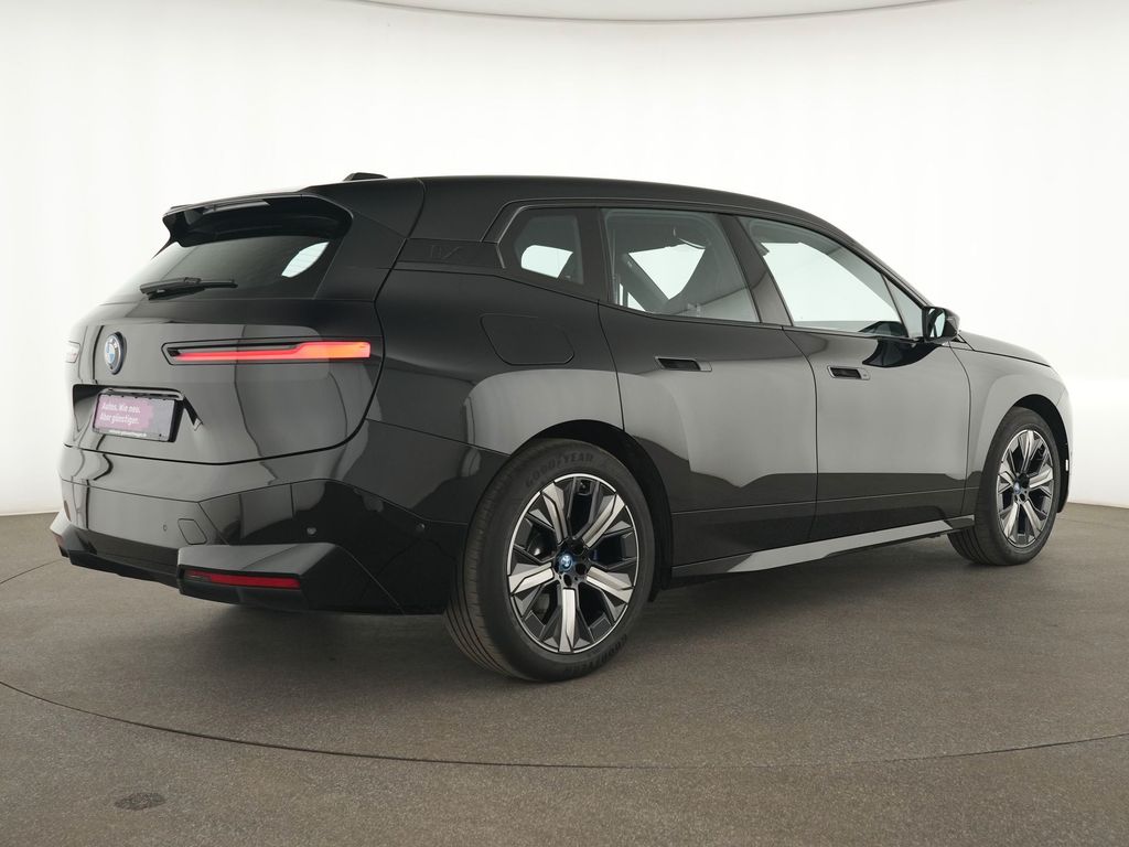 BMW iX 2023