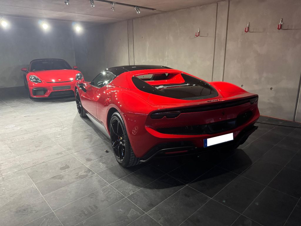 Ferrari 296 GTS 2025