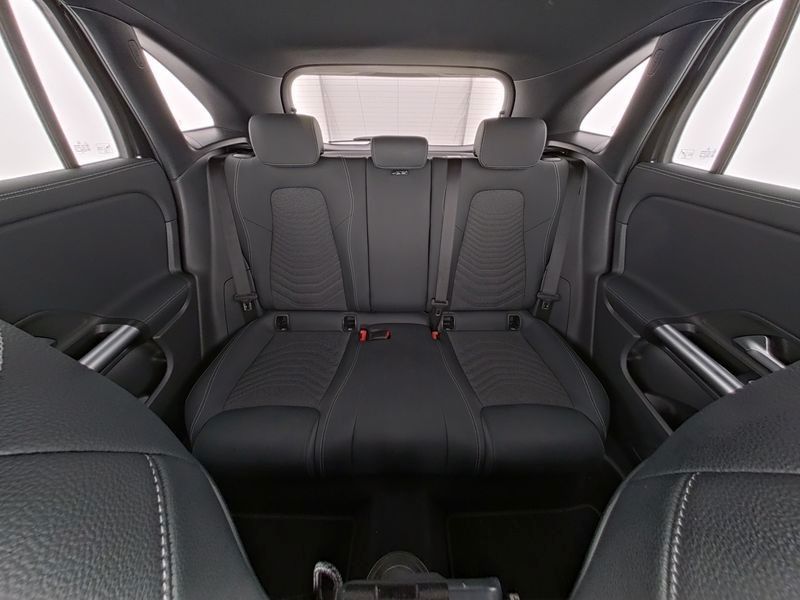 Mercedes-Benz GLA 200 2024