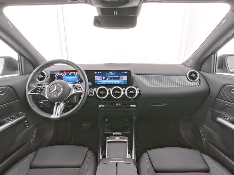 Mercedes-Benz GLA 200 2024