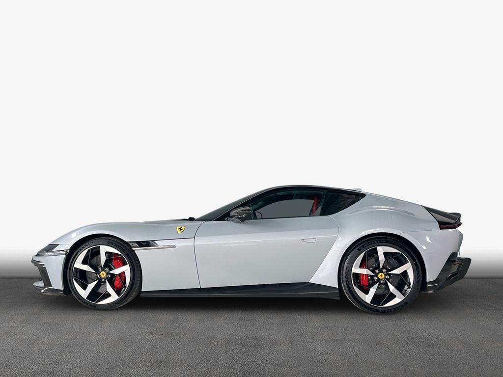 Ferrari 12Cilindri 2024