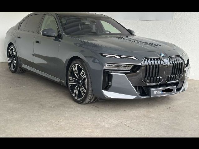 BMW 740 2026