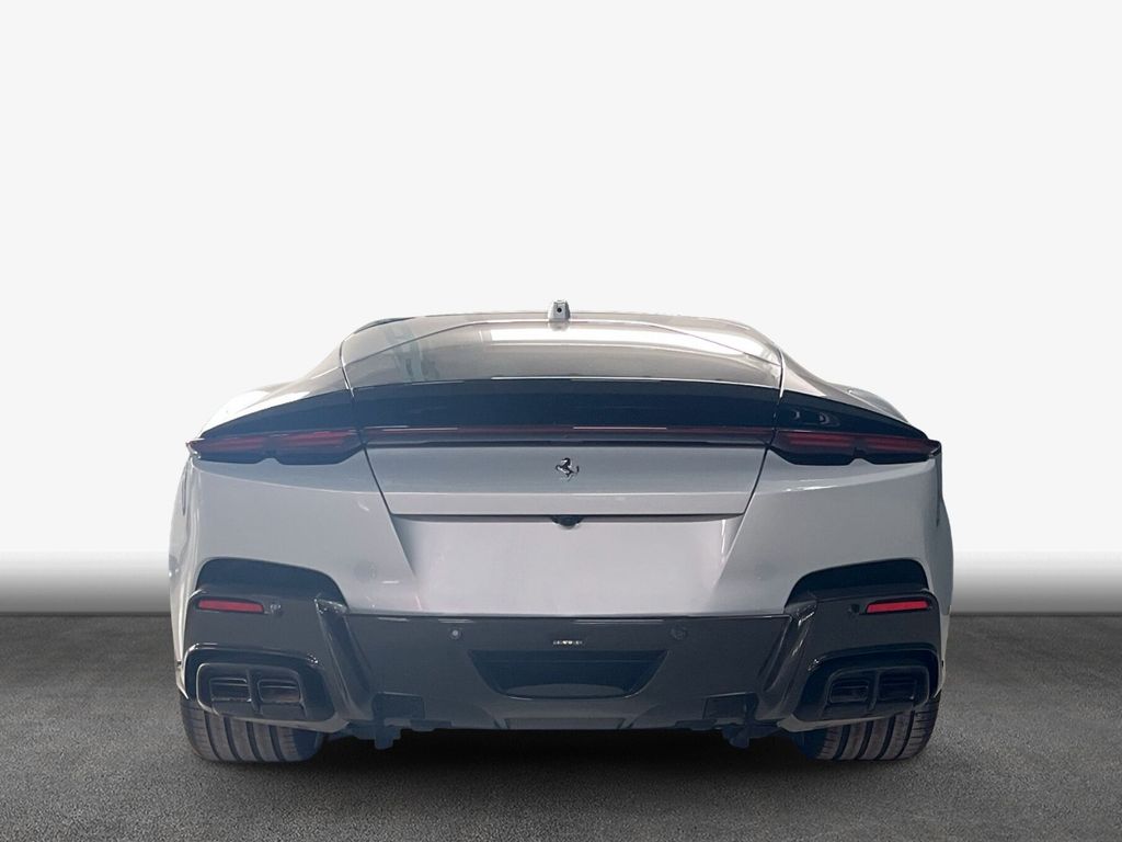 Ferrari 12Cilindri 2024