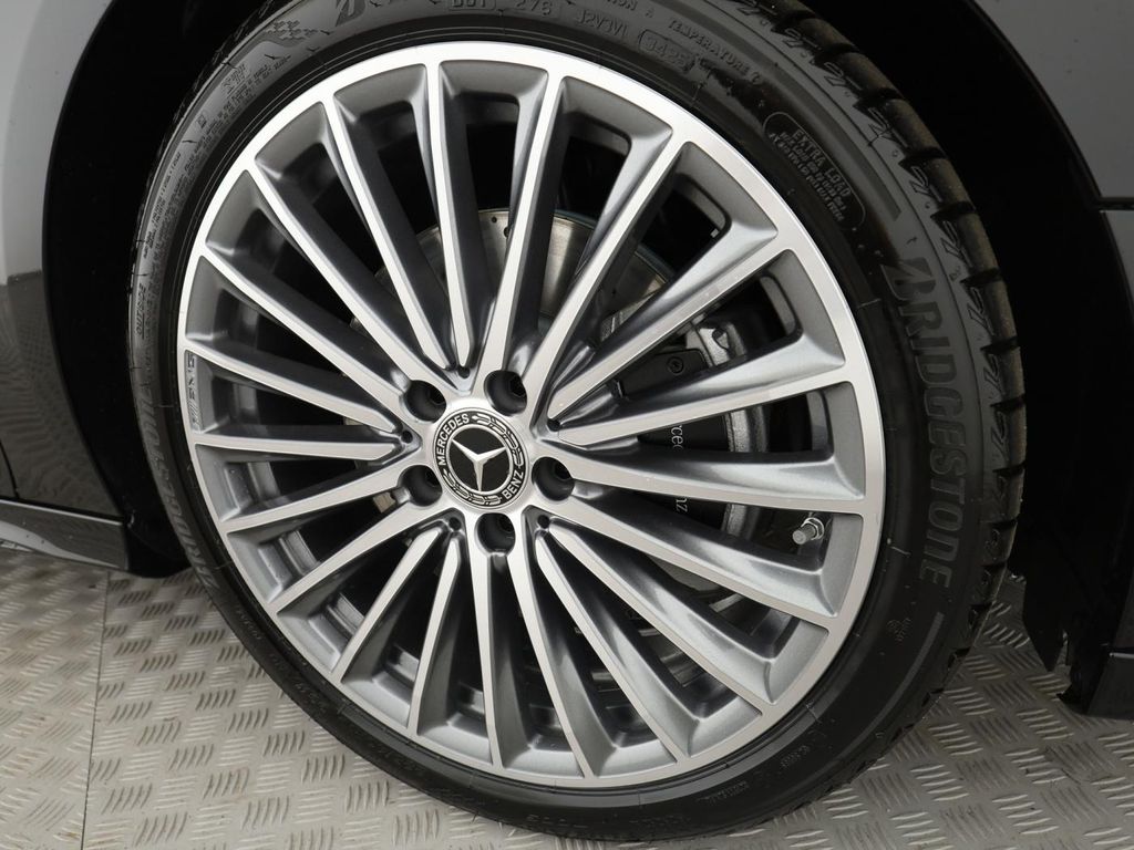 Mercedes-Benz B 220 2025