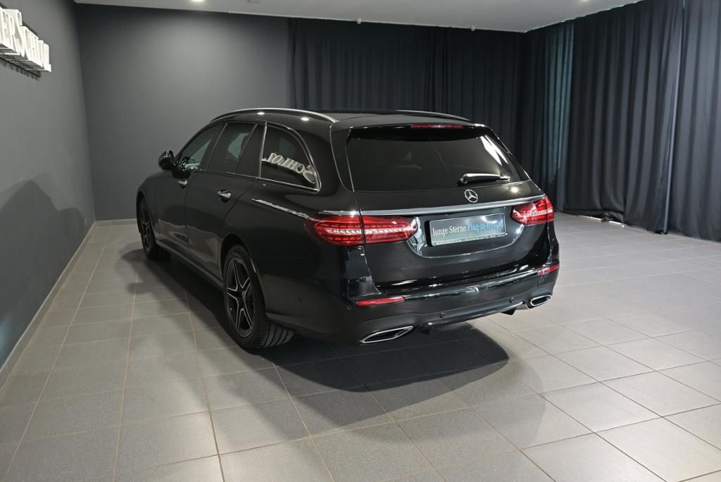 Mercedes-Benz E 300 2022