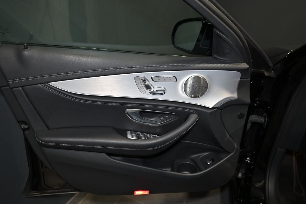 Mercedes-Benz E 300 2022