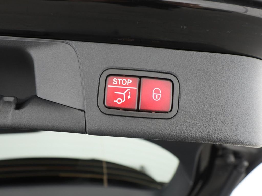 Mercedes-Benz B 220 2025