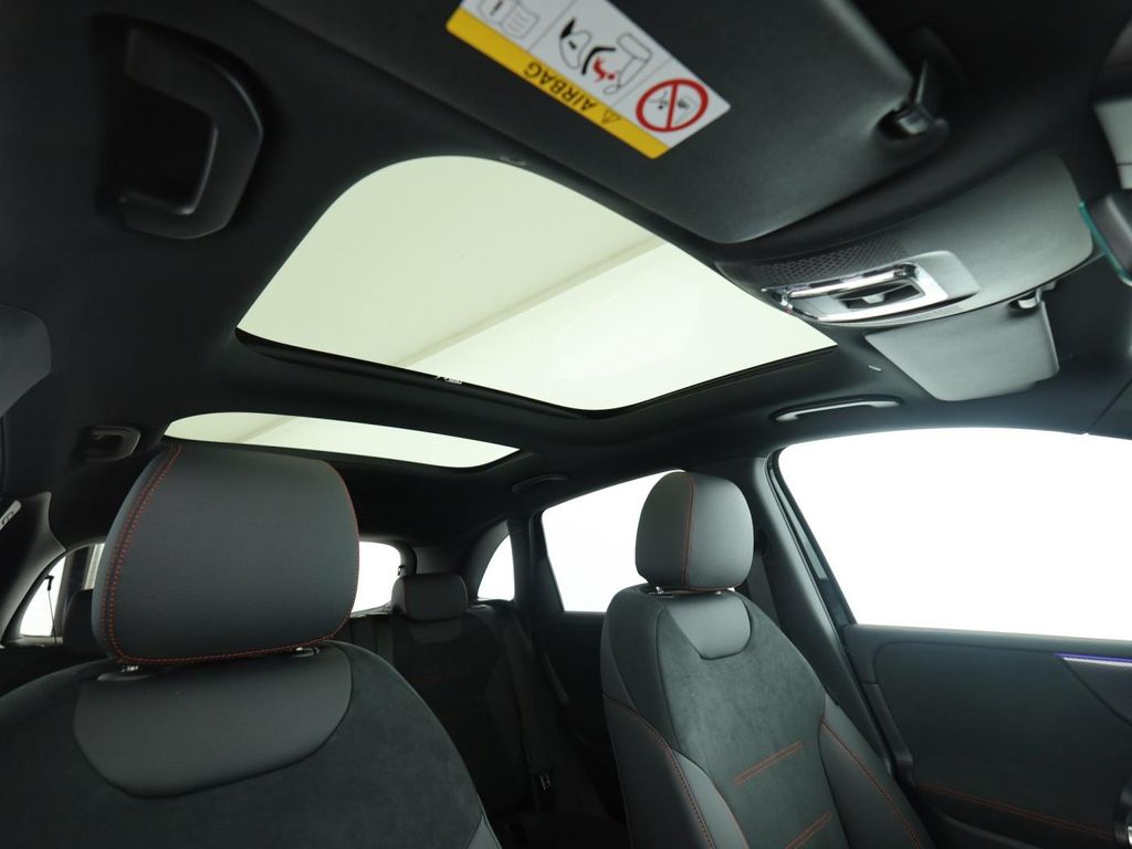 Mercedes-Benz B 220 2025