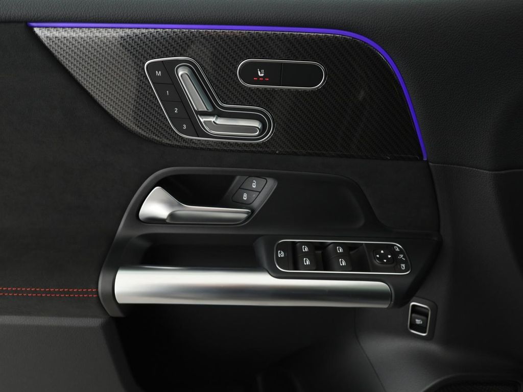 Mercedes-Benz B 220 2025