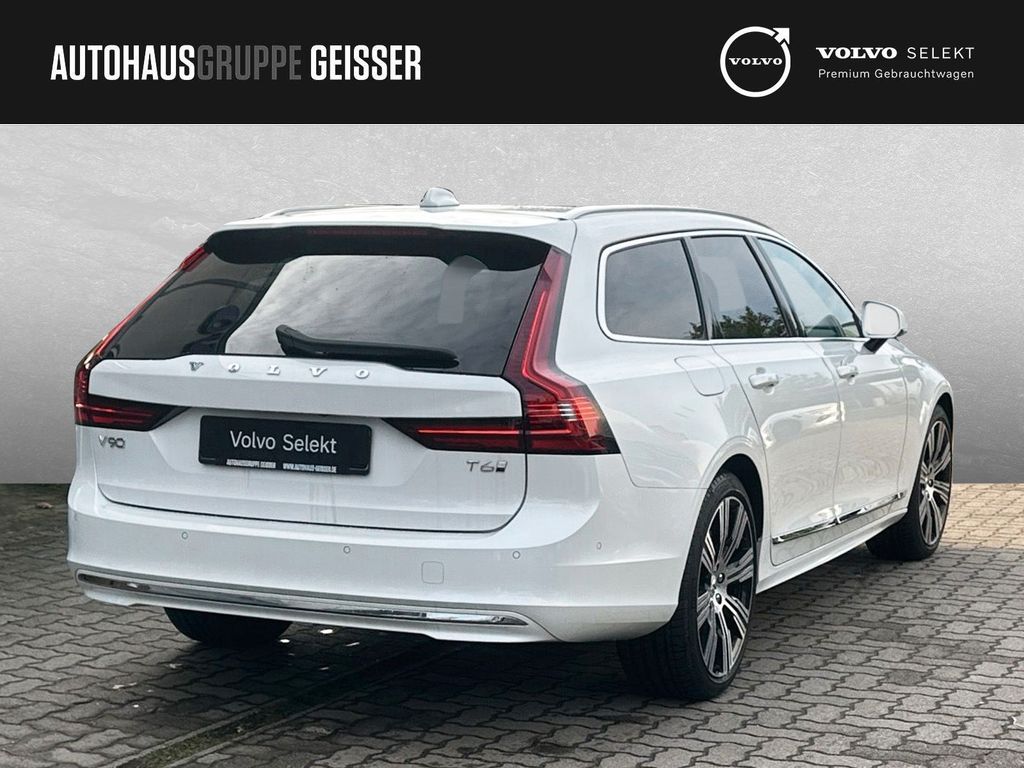Volvo V90 2025