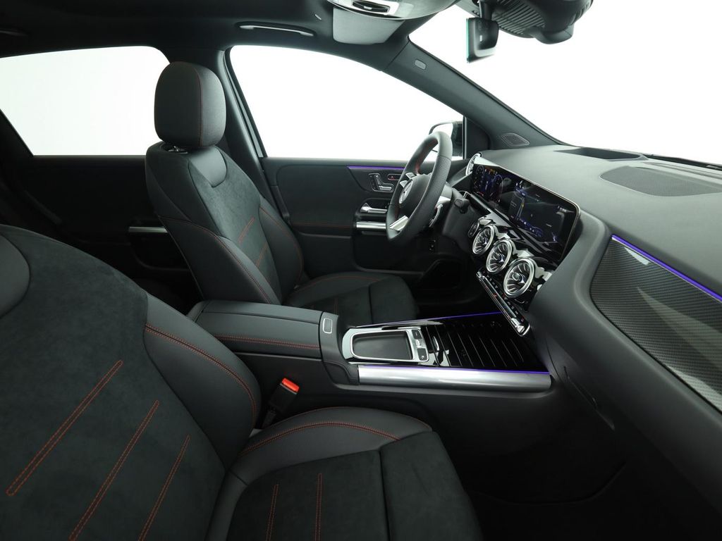 Mercedes-Benz B 220 2025