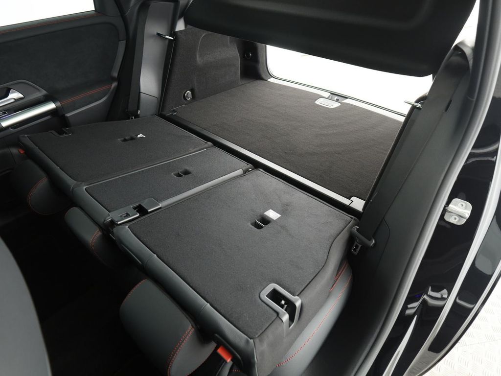 Mercedes-Benz B 220 2025