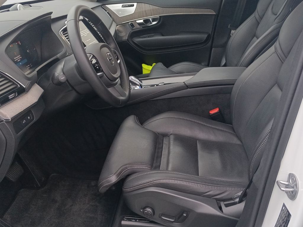 Volvo XC90 2025