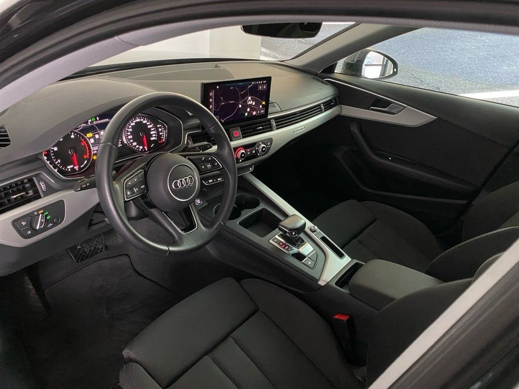 Audi A4 2023
