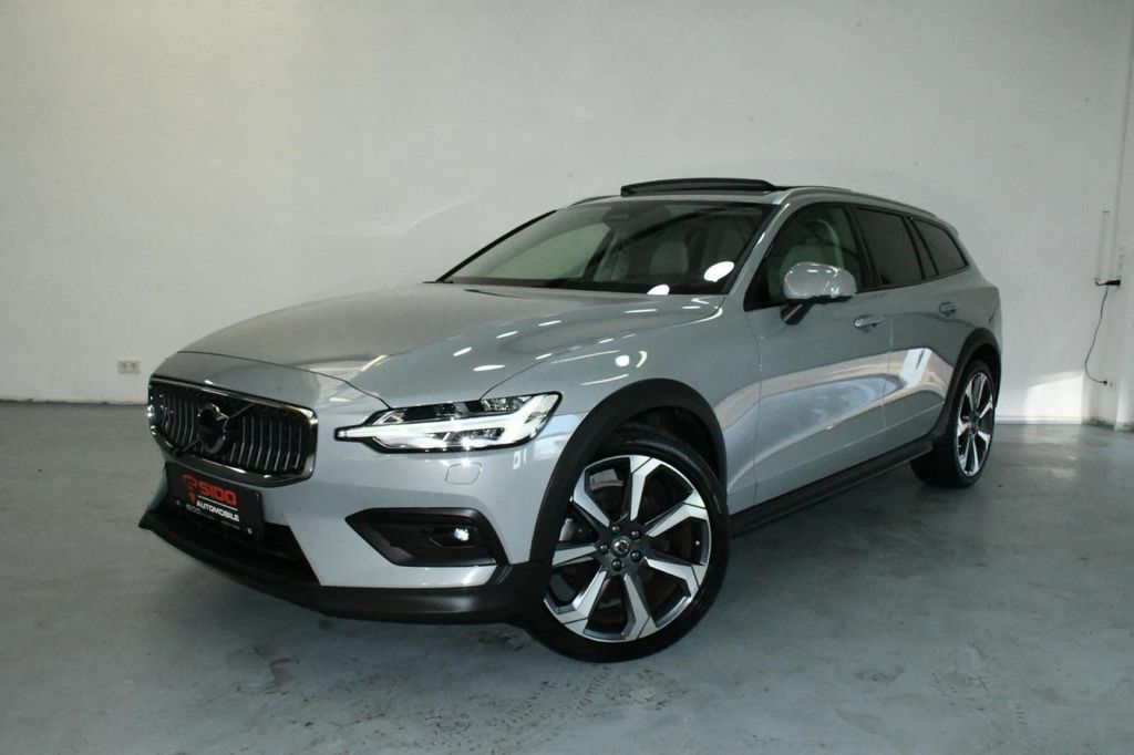 Volvo V60 Cross Country 2023