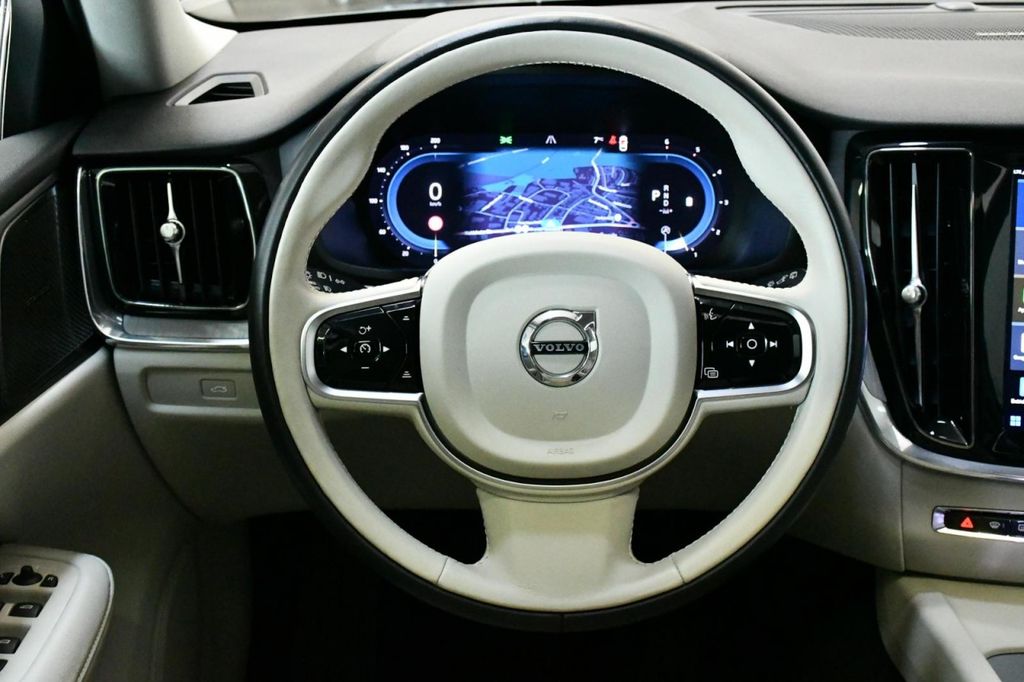 Volvo V60 Cross Country 2023