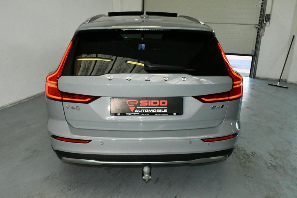 Volvo V60 Cross Country 2023