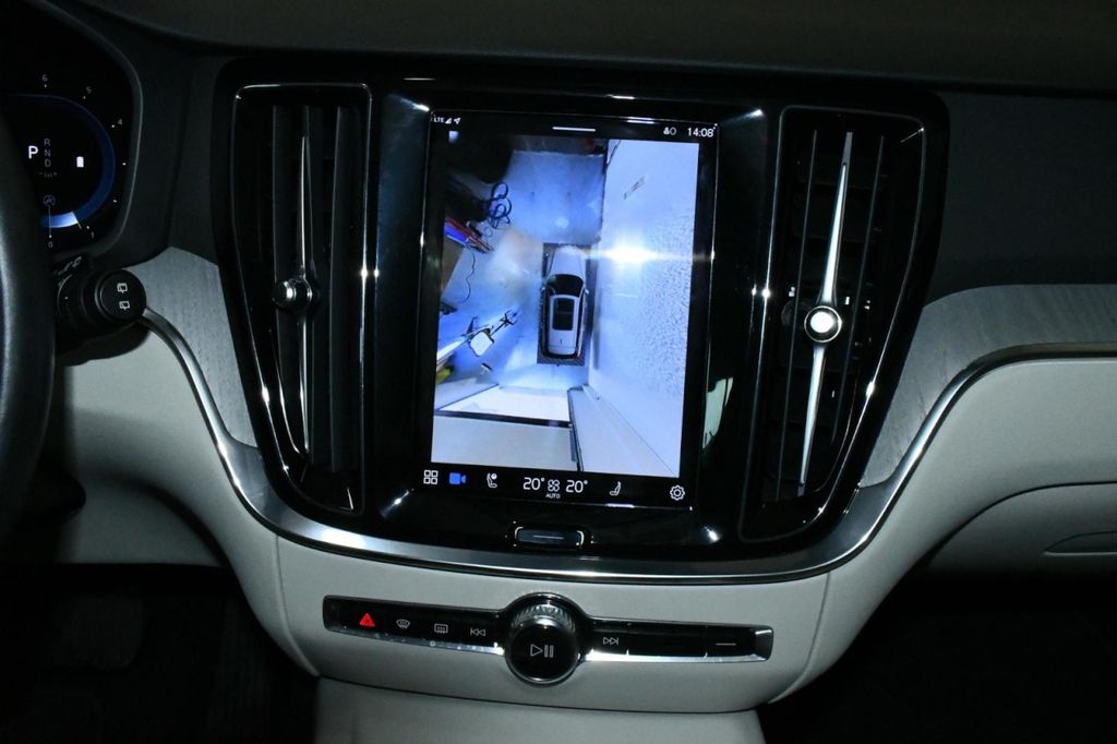 Volvo V60 Cross Country 2023