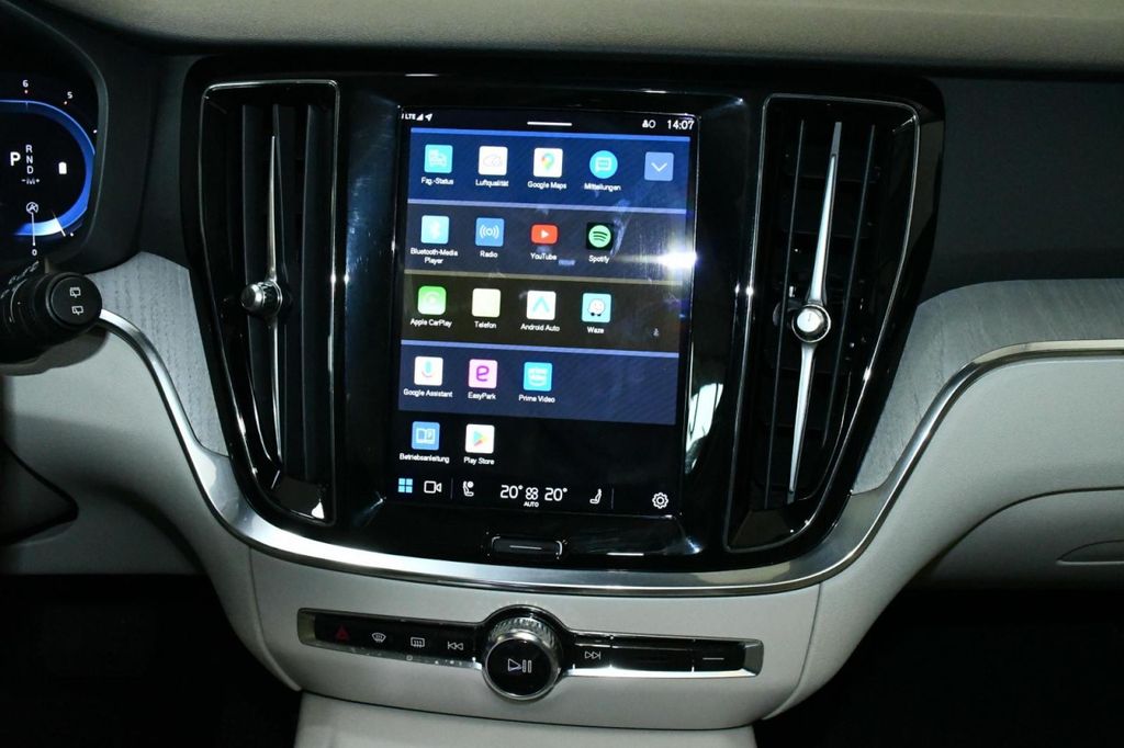 Volvo V60 Cross Country 2023