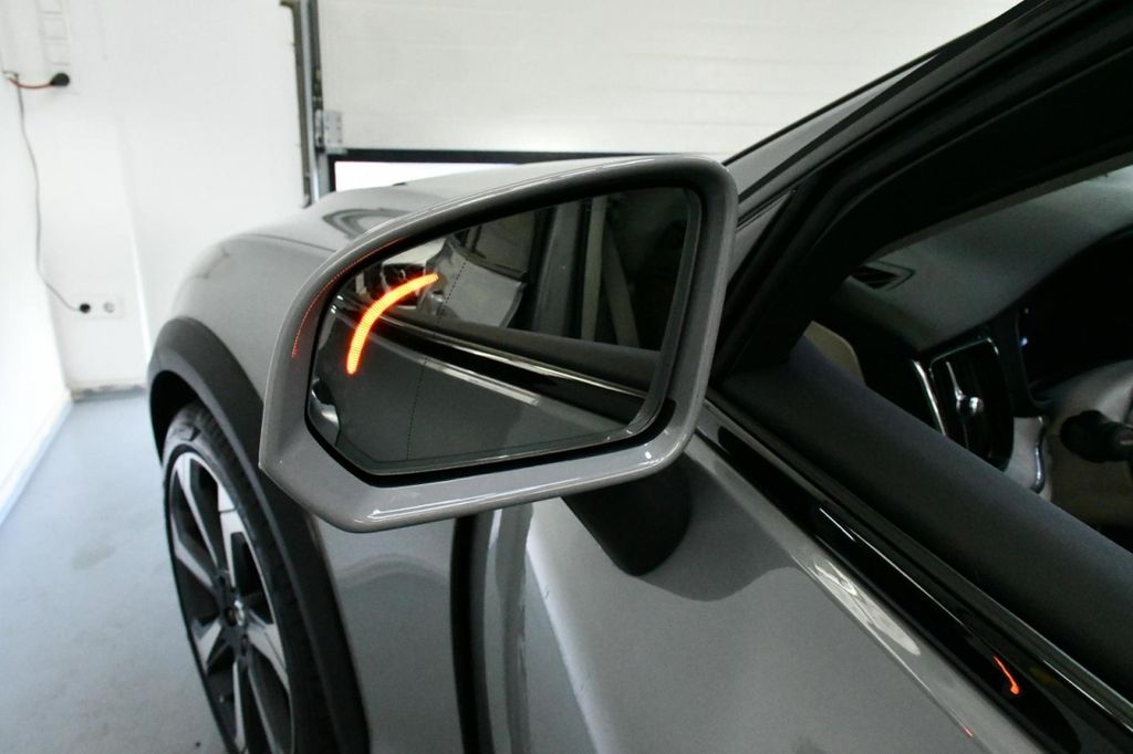 Volvo V60 Cross Country 2023