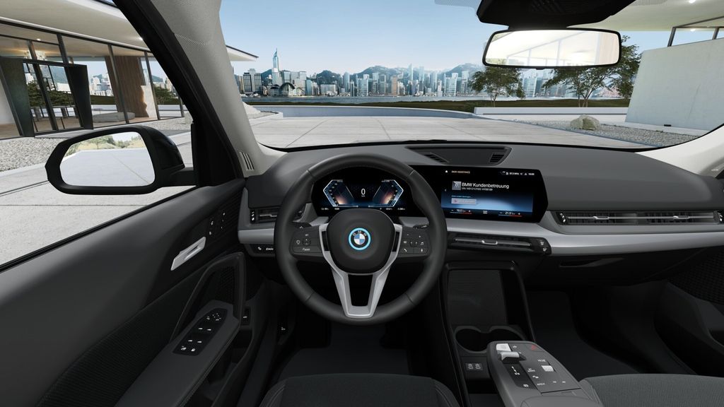 BMW iX1