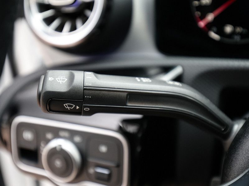 Mercedes-Benz CLA 200 2025