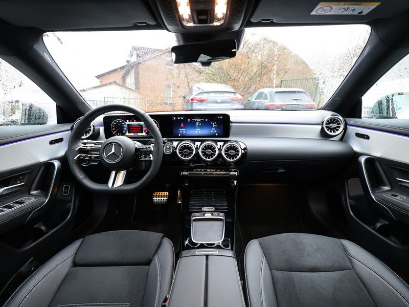 Mercedes-Benz CLA 200 2025