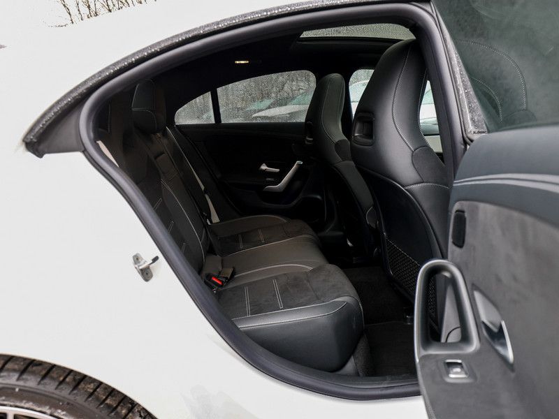 Mercedes-Benz CLA 200 2025