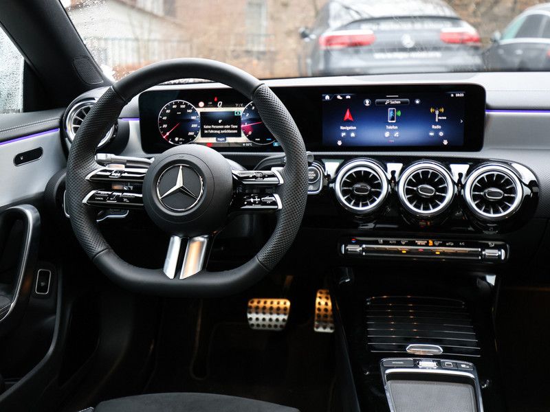 Mercedes-Benz CLA 200 2025