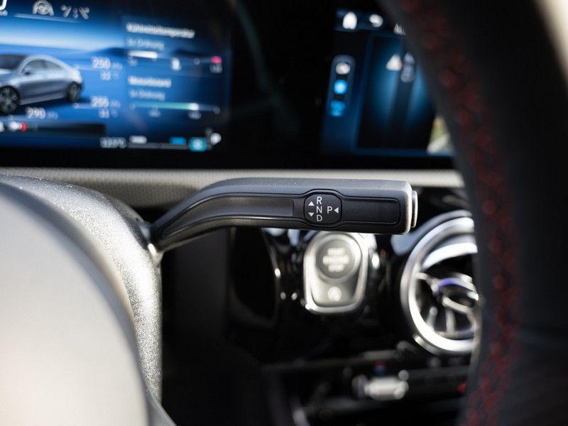 Mercedes-Benz CLA 200 2025