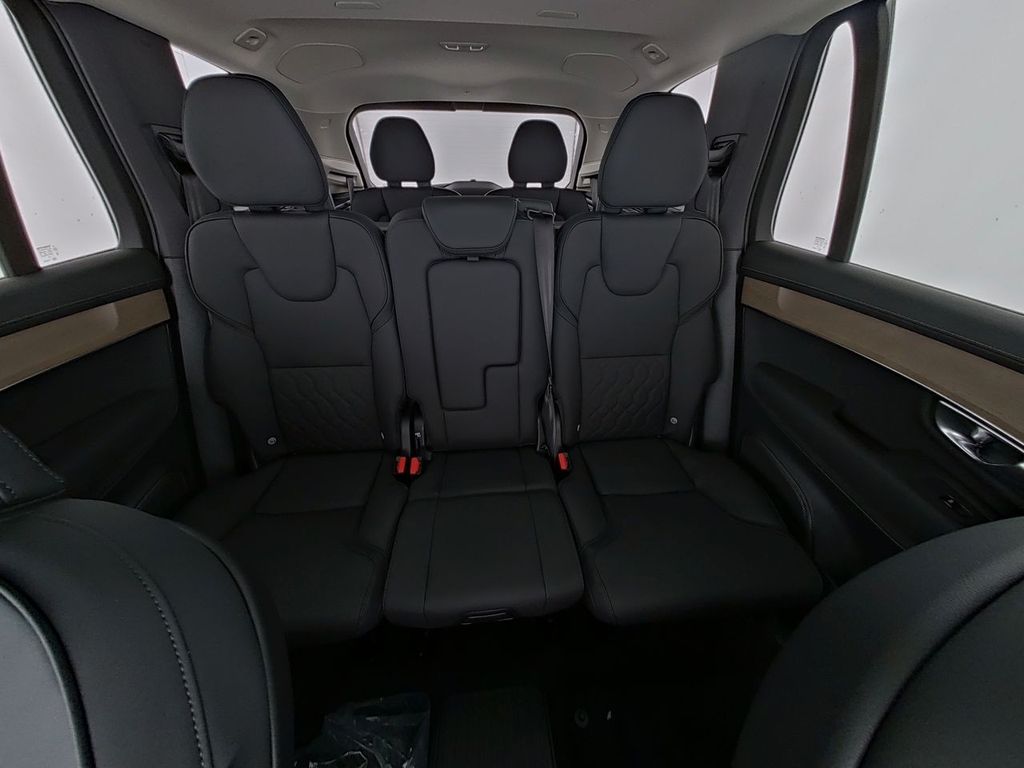 Volvo XC90 2025