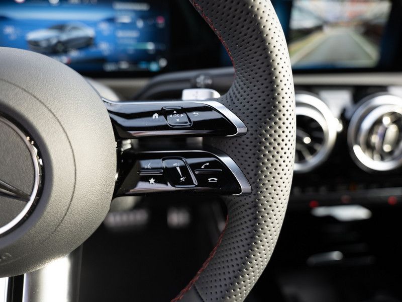 Mercedes-Benz CLA 200 2025