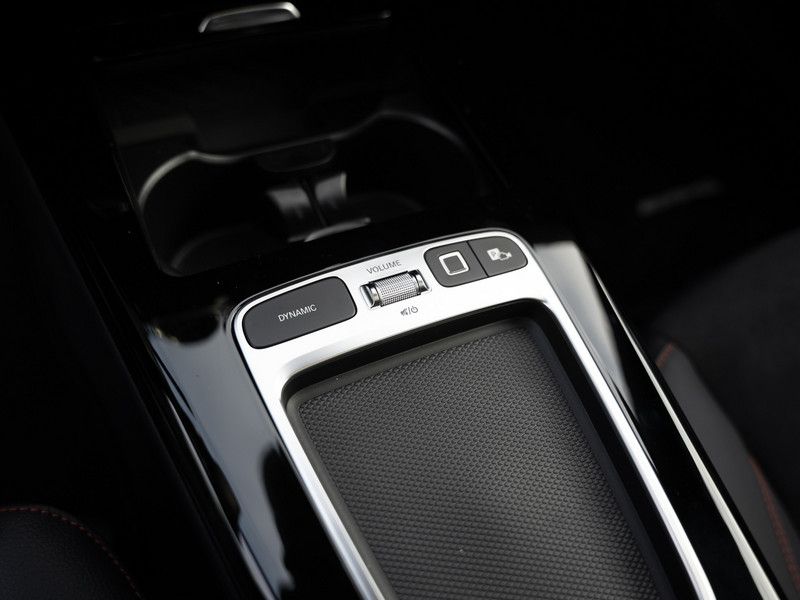 Mercedes-Benz CLA 200 2025