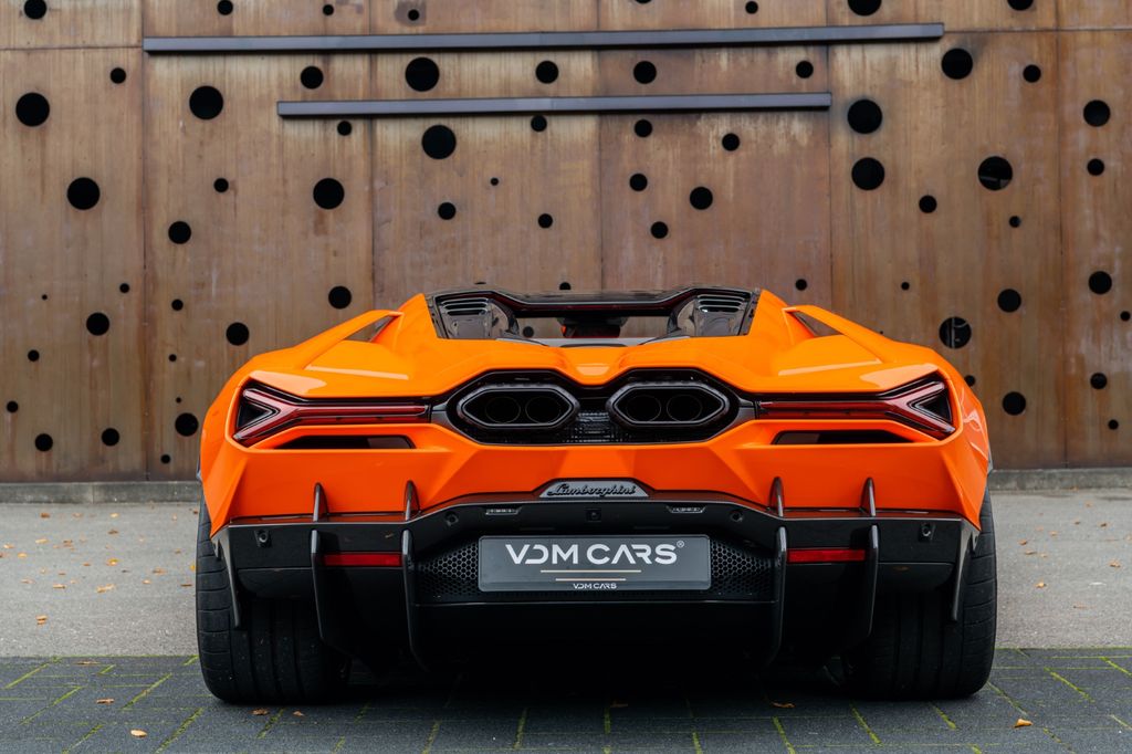 Lamborghini Revuelto 2025