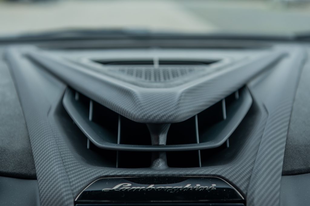 Lamborghini Revuelto 2025