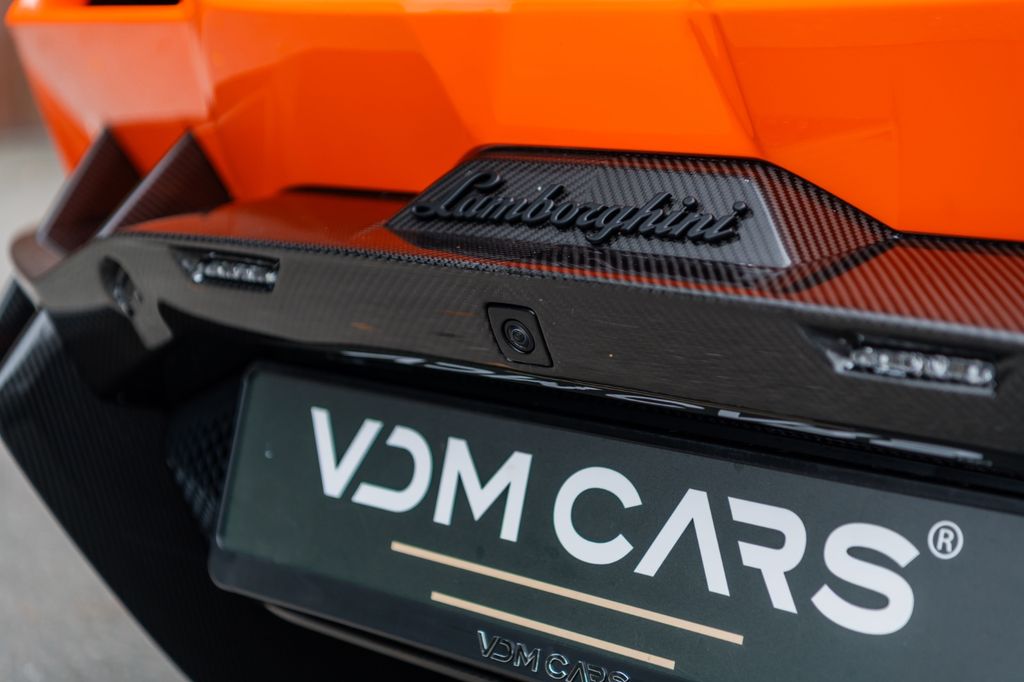 Lamborghini Revuelto 2025