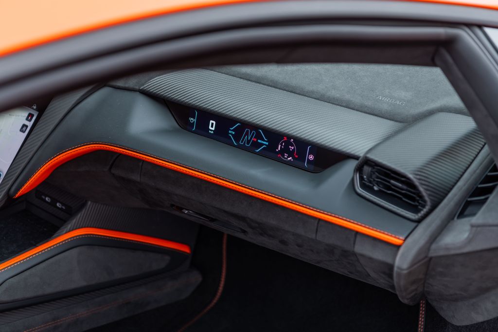 Lamborghini Revuelto 2025