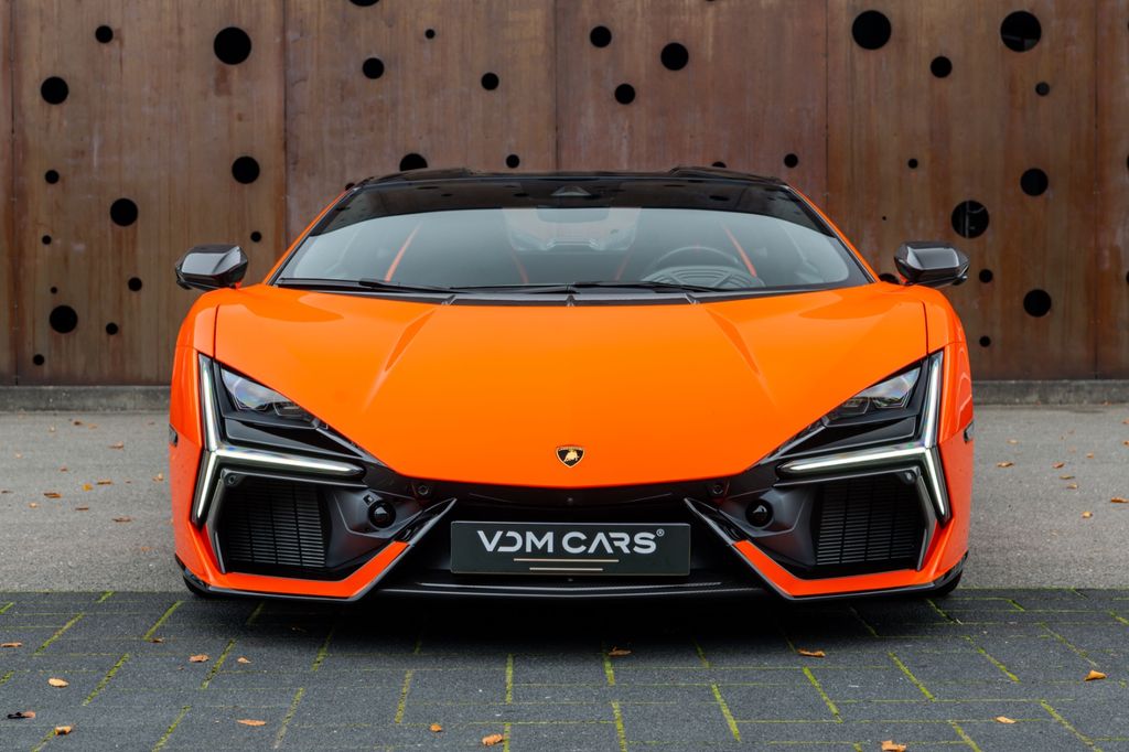 Lamborghini Revuelto 2025