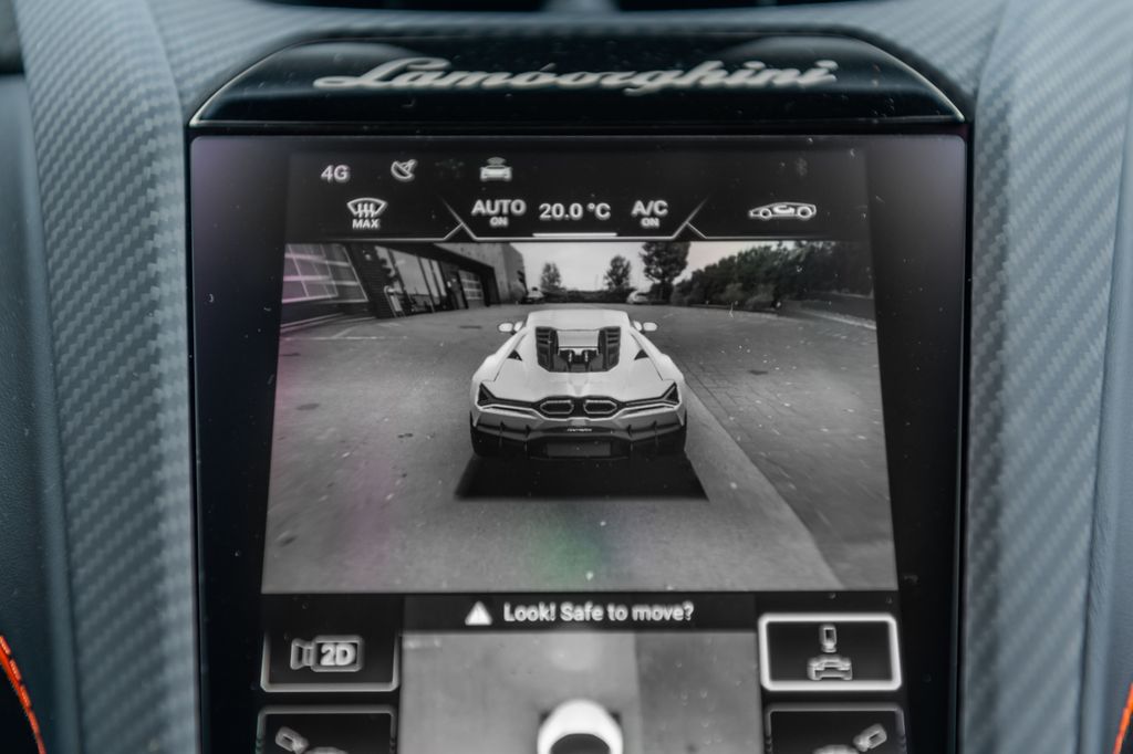 Lamborghini Revuelto 2025